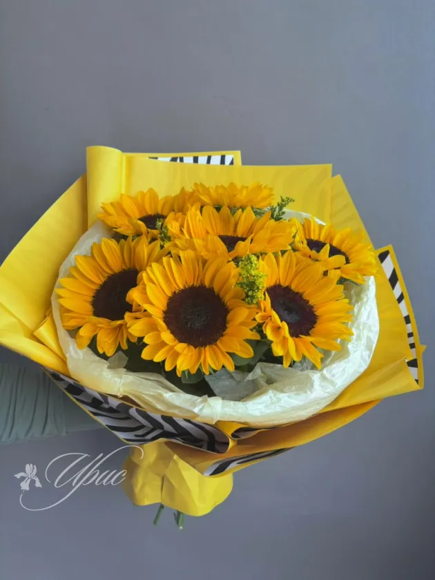 Букет из подсолнухов
