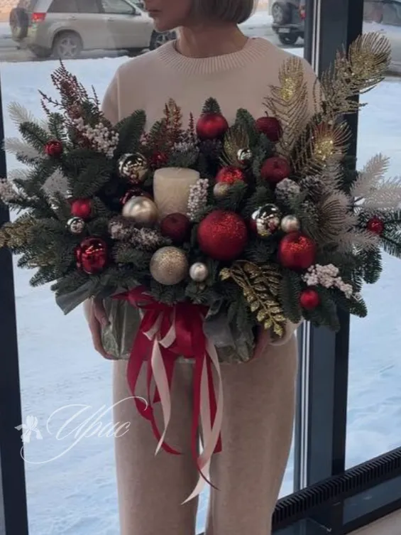 Новогодняя композиция «Праздничный день»