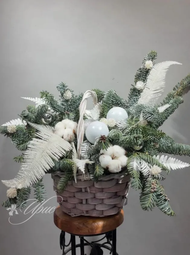 Новогодняя композиция «Снежинка»