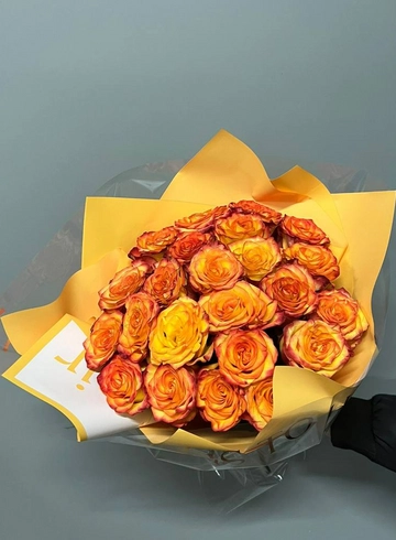 Букет &laquo;Яркий подарок &raquo; от интернет-магазина цветов в 