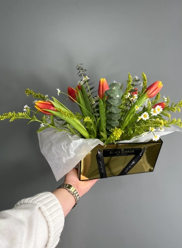 Композиция &laquo;Весенний феерверк&raquo; от интернет-магазина цветов в 