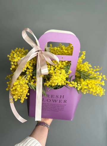 Композиция &laquo;Хит&raquo; от интернет-магазина цветов в 