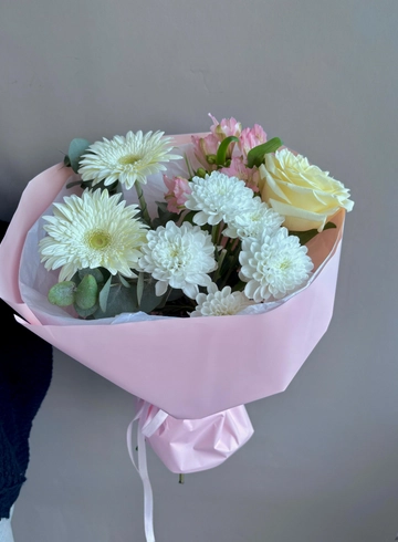 Букет «Первый звонок» от интернет-магазина цветов в 