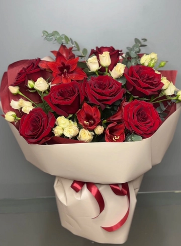 Букет «Подарок маме" от интернет-магазина цветов в 