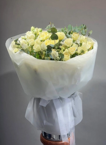 Букет &laquo;Облако белых роз&raquo; от интернет-магазина цветов в 