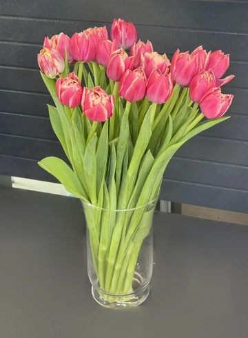 Пионовидные тюльпаны в вазе №2 от интернет-магазина цветов в 