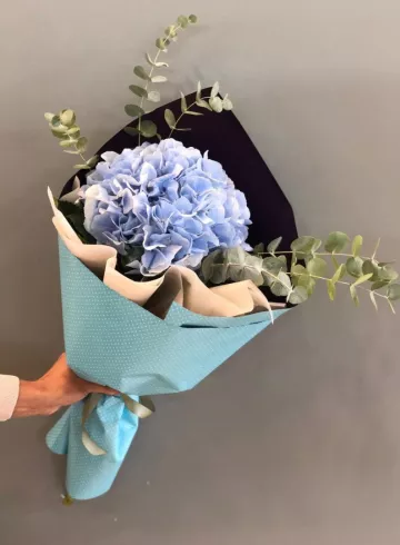 Букет «Изящный комплимент» от интернет-магазина цветов в 