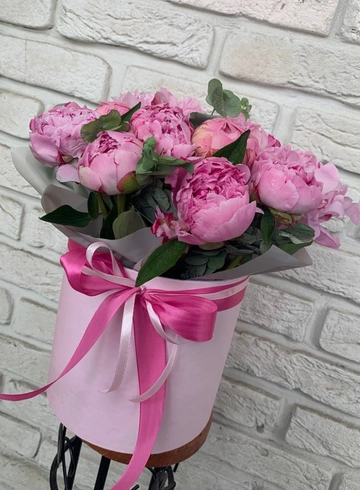 Композиция &laquo;От всего сердца&raquo; с пионами от интернет-магазина цветов в 