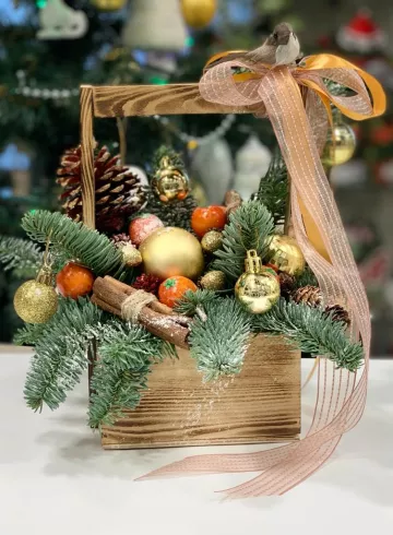 Композиция «Новогодняя» №19 от интернет-магазина цветов в 