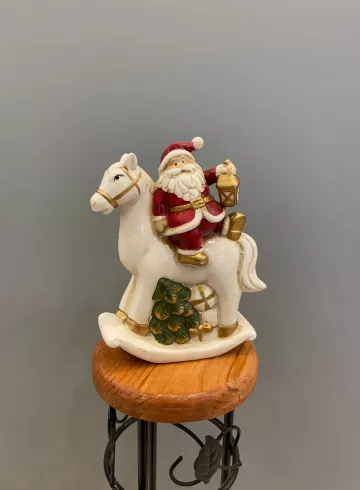 Сувенир «Дед Мороз на лошадке» от интернет-магазина цветов в 