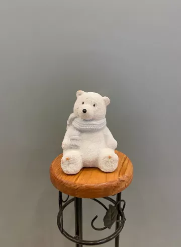 Сувенир «Медведь в шарфе» Малый от интернет-магазина цветов в 